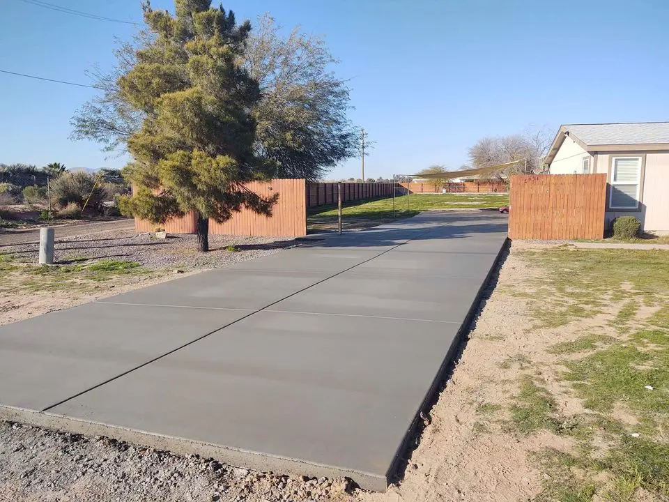 slightly sloped plain concrete driveway in Reno, Nevada