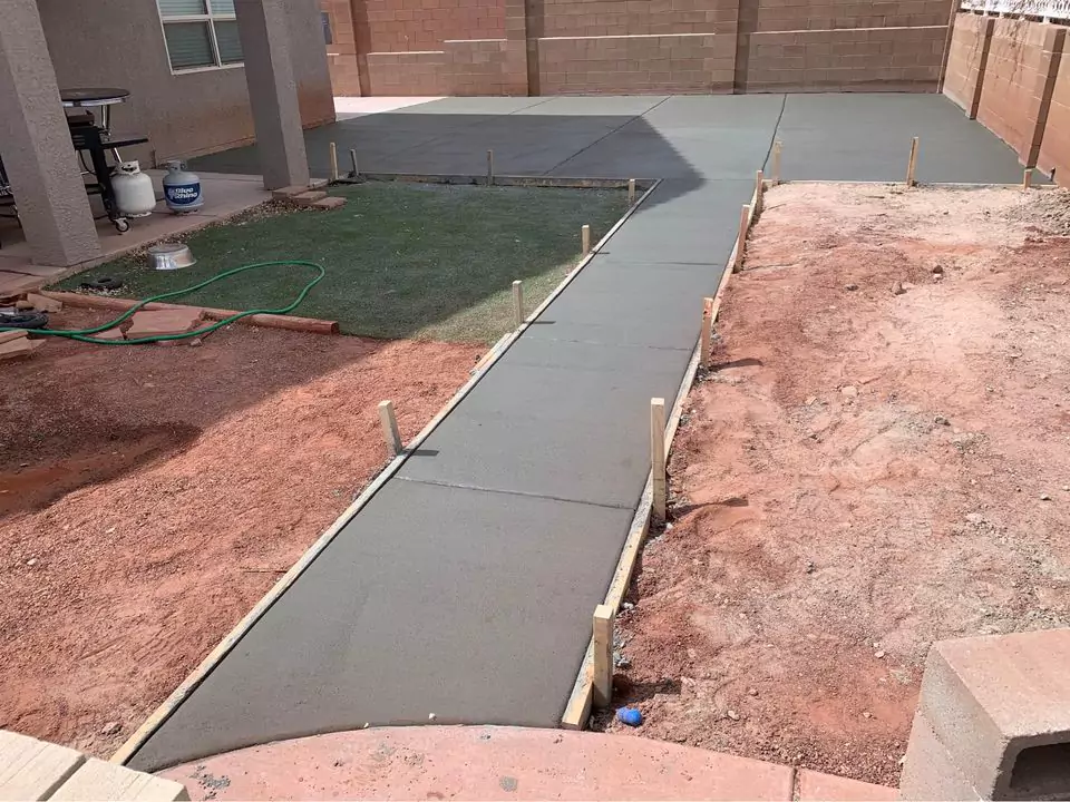 concrete sidewalk in grey color, freshly installed by Reno Concrete Solutions